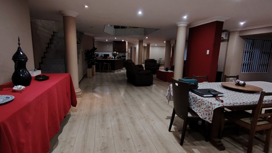 4 Bedroom Property for Sale in Rooihuiskraal North Gauteng