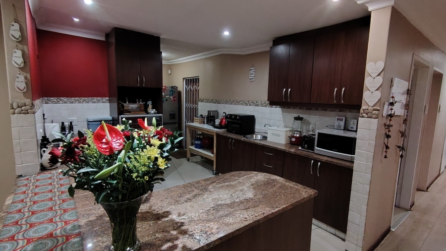 4 Bedroom Property for Sale in Rooihuiskraal North Gauteng
