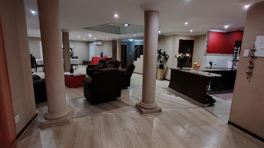 4 Bedroom Property for Sale in Rooihuiskraal North Gauteng
