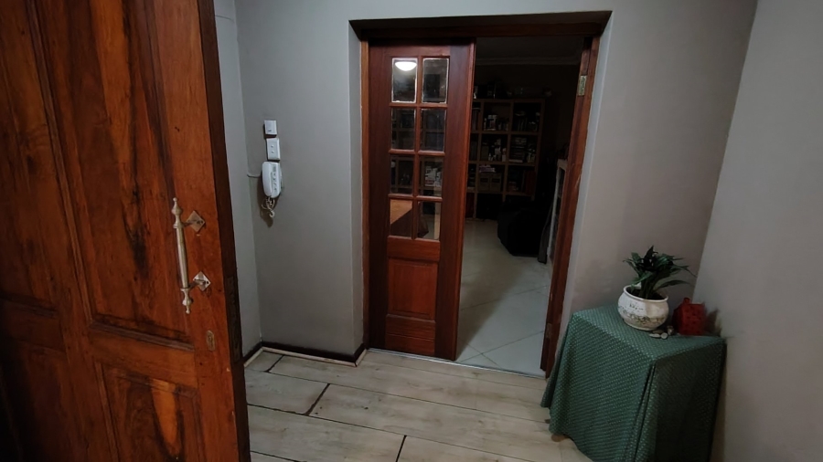 4 Bedroom Property for Sale in Rooihuiskraal North Gauteng