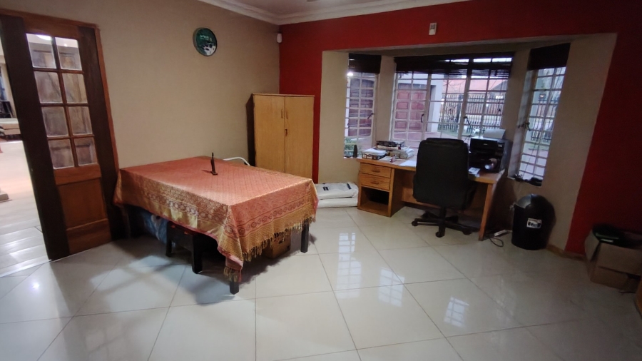 4 Bedroom Property for Sale in Rooihuiskraal North Gauteng