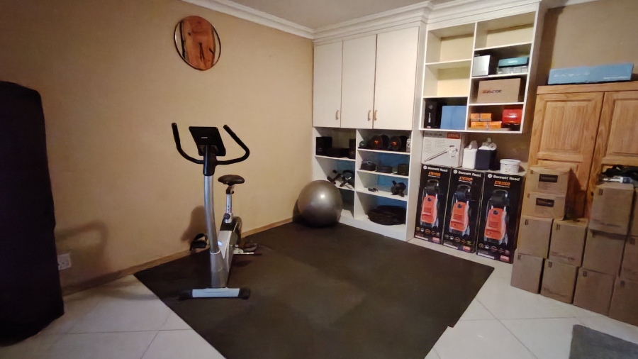 4 Bedroom Property for Sale in Rooihuiskraal North Gauteng