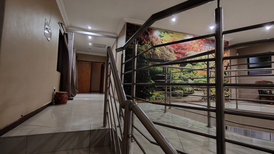 4 Bedroom Property for Sale in Rooihuiskraal North Gauteng
