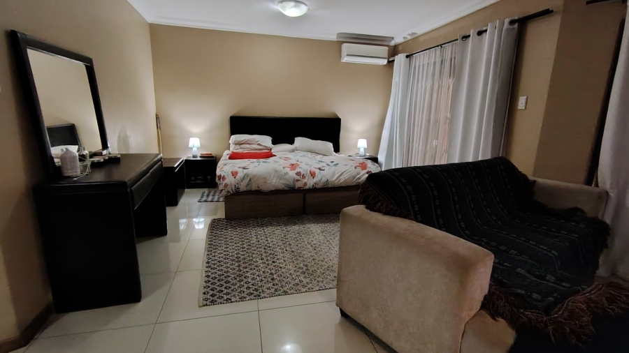 4 Bedroom Property for Sale in Rooihuiskraal North Gauteng