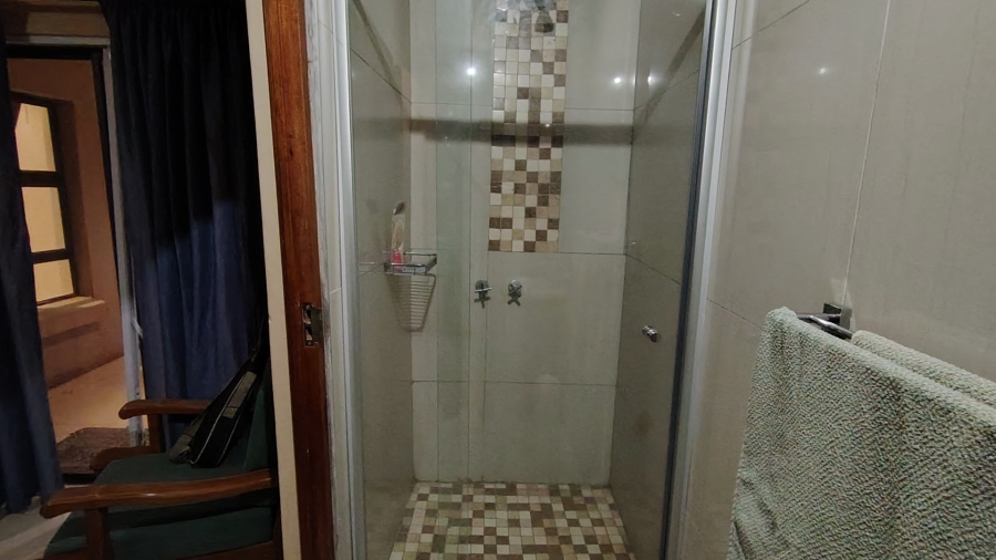 4 Bedroom Property for Sale in Rooihuiskraal North Gauteng
