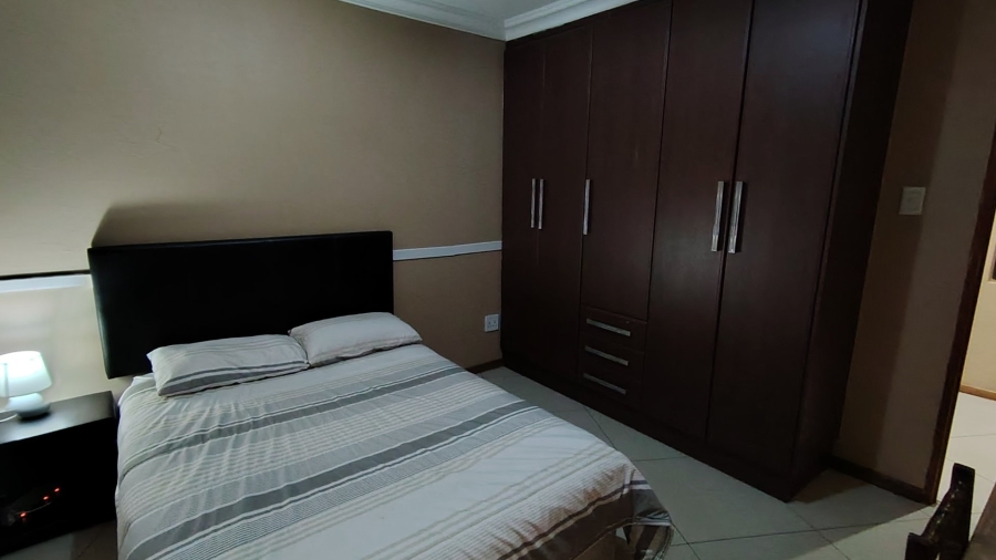 4 Bedroom Property for Sale in Rooihuiskraal North Gauteng