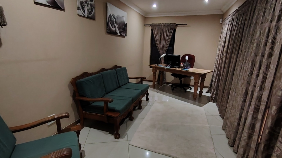 4 Bedroom Property for Sale in Rooihuiskraal North Gauteng