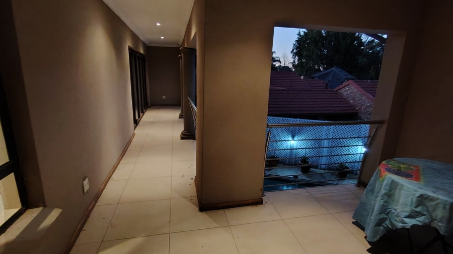 4 Bedroom Property for Sale in Rooihuiskraal North Gauteng