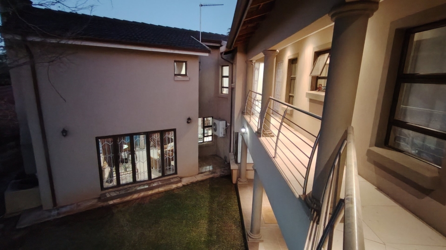 4 Bedroom Property for Sale in Rooihuiskraal North Gauteng