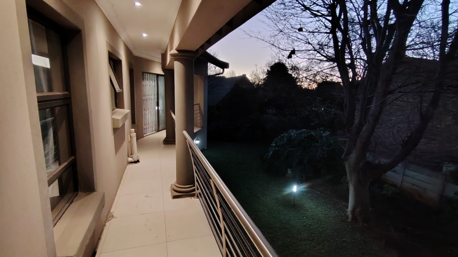 4 Bedroom Property for Sale in Rooihuiskraal North Gauteng