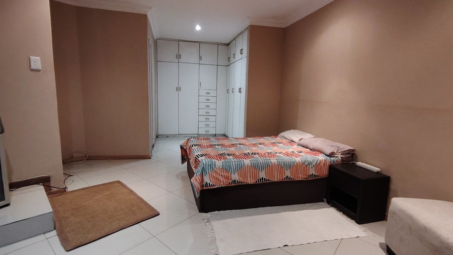4 Bedroom Property for Sale in Rooihuiskraal North Gauteng
