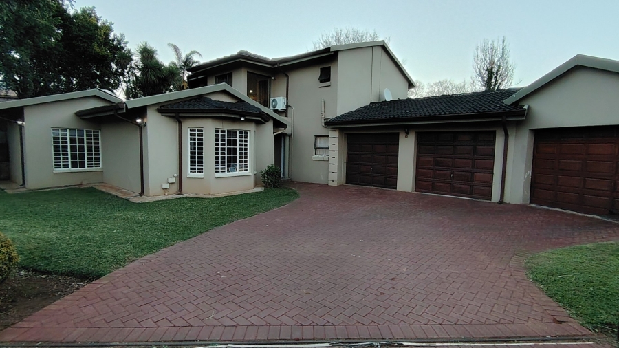 4 Bedroom Property for Sale in Rooihuiskraal North Gauteng