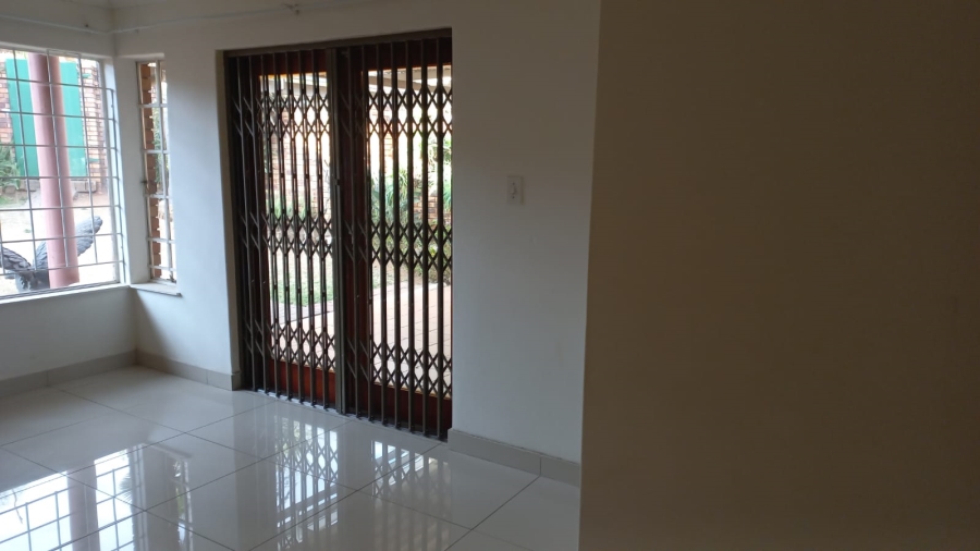 To Let 3 Bedroom Property for Rent in Ridgeway Gauteng