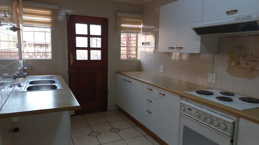 To Let 3 Bedroom Property for Rent in Ridgeway Gauteng