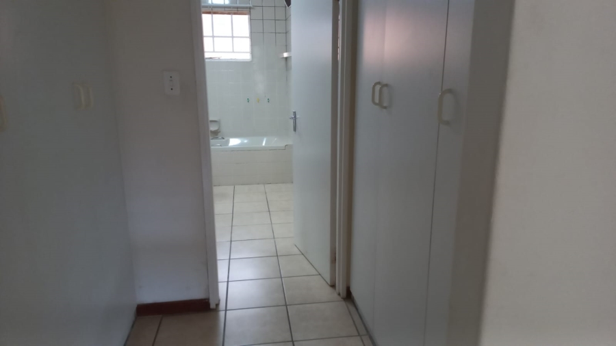 To Let 3 Bedroom Property for Rent in Ridgeway Gauteng