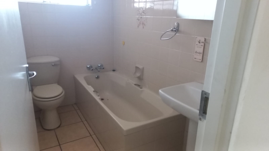 To Let 3 Bedroom Property for Rent in Ridgeway Gauteng