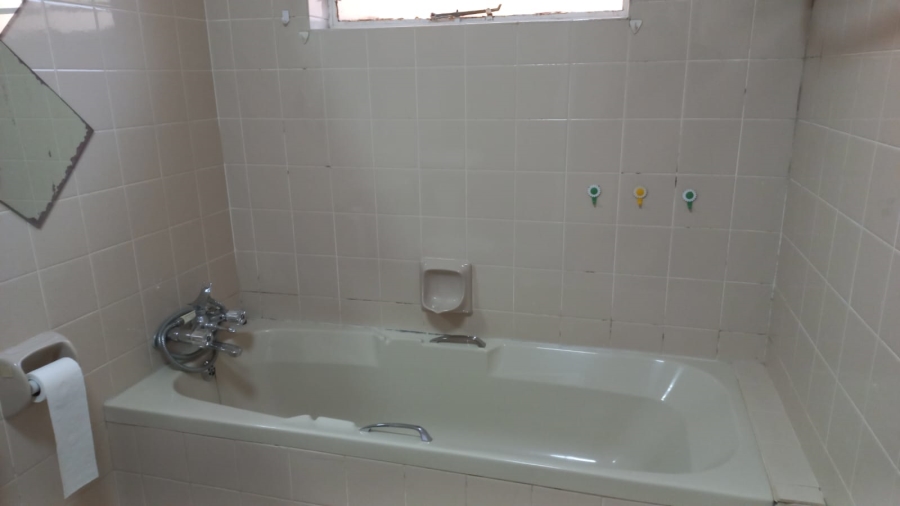 To Let 3 Bedroom Property for Rent in Ridgeway Gauteng