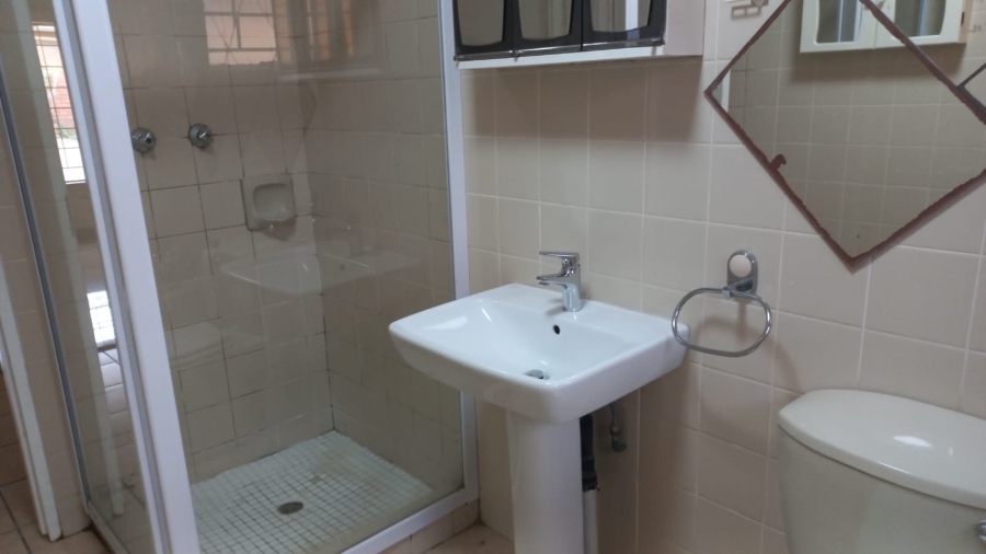 To Let 3 Bedroom Property for Rent in Ridgeway Gauteng