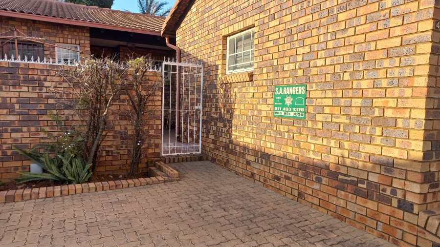 To Let 3 Bedroom Property for Rent in Ridgeway Gauteng