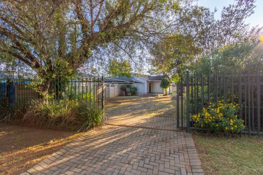 To Let 3 Bedroom Property for Rent in Impala Park Gauteng