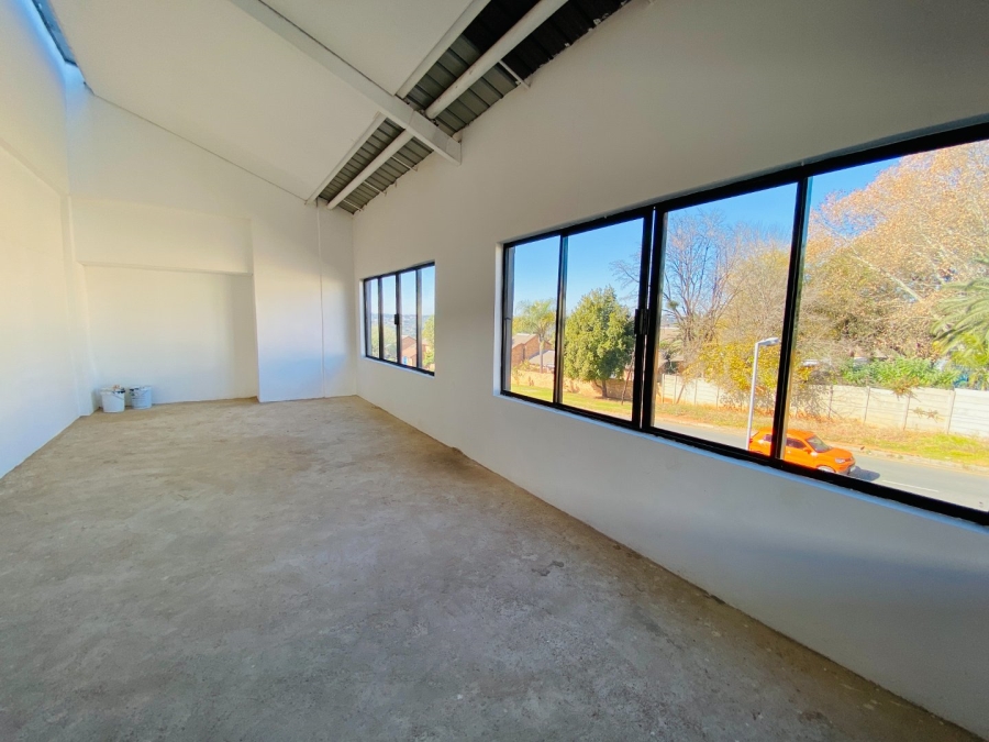 To Let commercial Property for Rent in Bromhof Gauteng