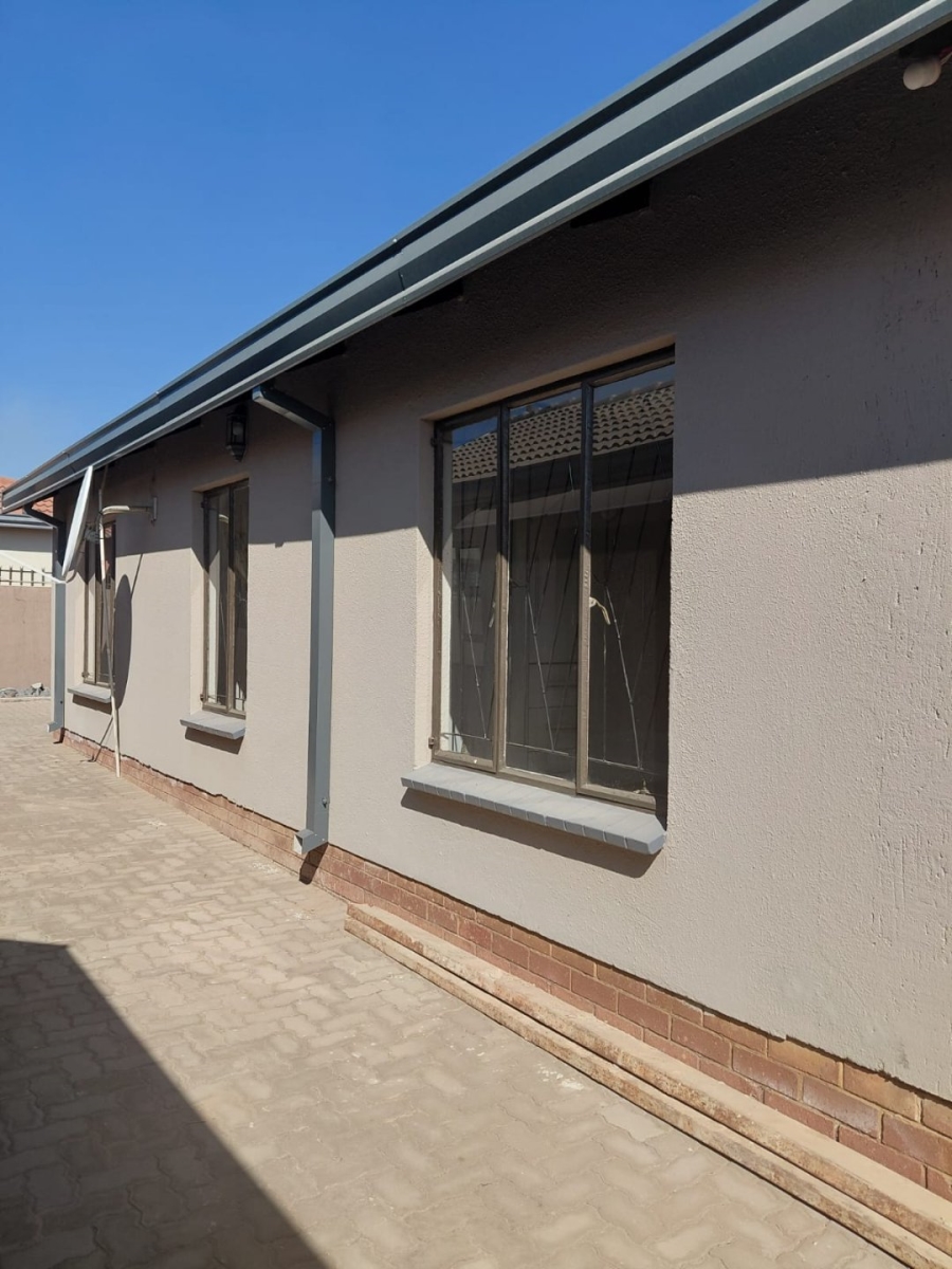 To Let 2 Bedroom Property for Rent in Soshanguve FF Gauteng