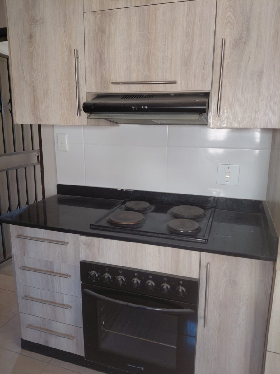 To Let 2 Bedroom Property for Rent in Soshanguve FF Gauteng