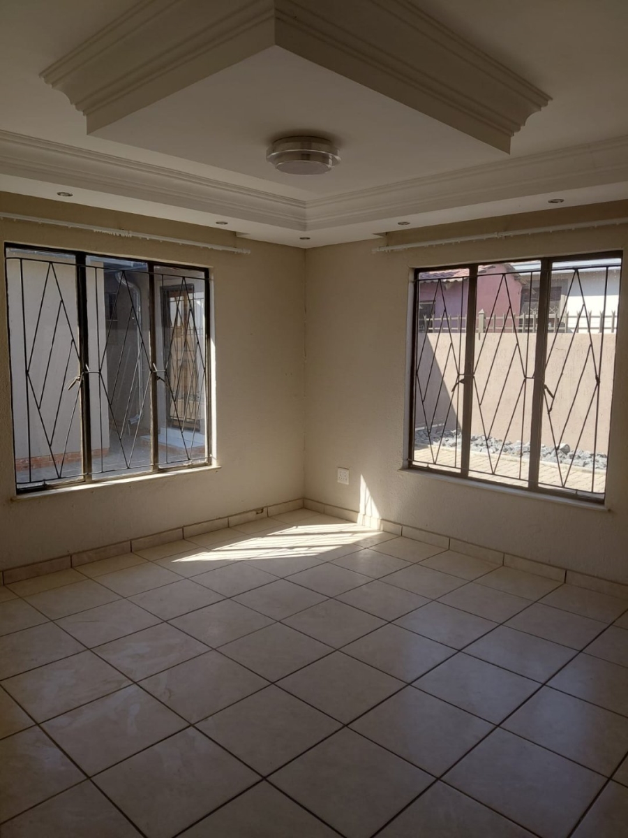 To Let 2 Bedroom Property for Rent in Soshanguve FF Gauteng