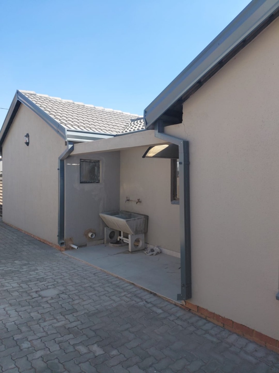To Let 2 Bedroom Property for Rent in Soshanguve FF Gauteng