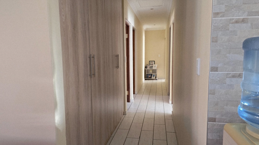 4 Bedroom Property for Sale in New Redruth Gauteng