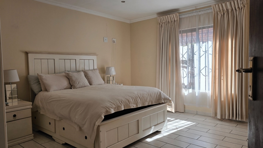 4 Bedroom Property for Sale in New Redruth Gauteng