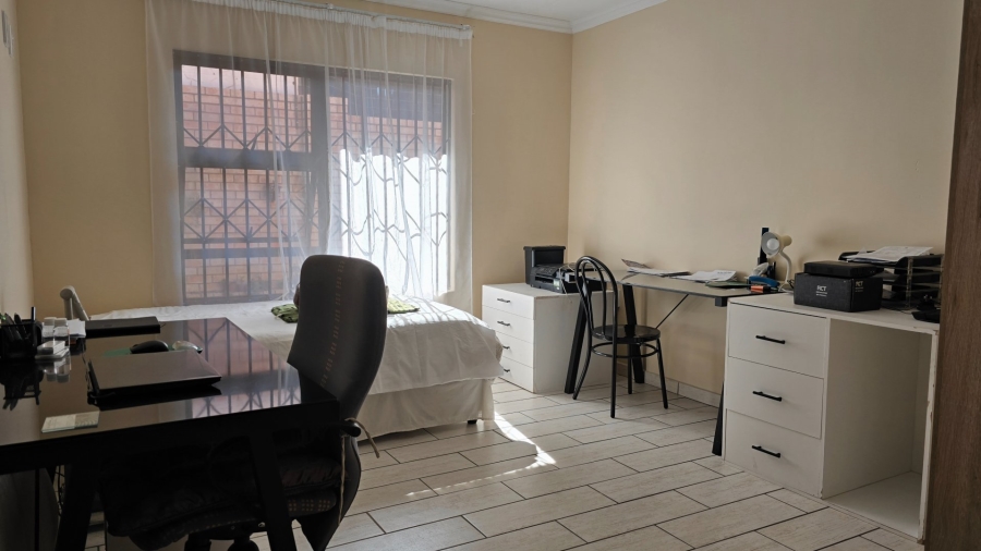 4 Bedroom Property for Sale in New Redruth Gauteng