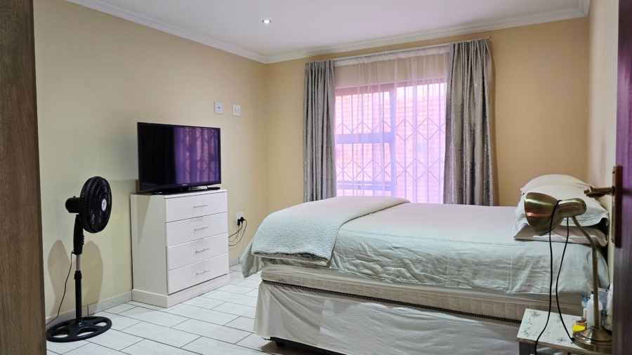 4 Bedroom Property for Sale in New Redruth Gauteng