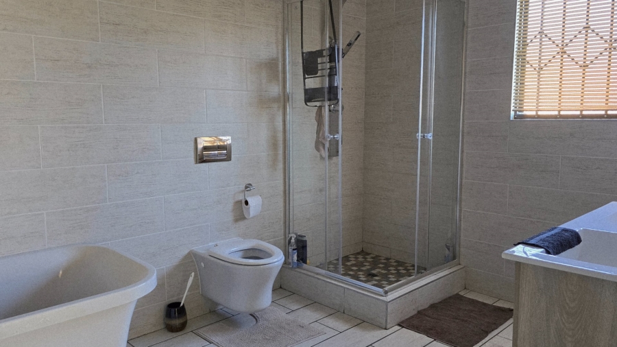 4 Bedroom Property for Sale in New Redruth Gauteng