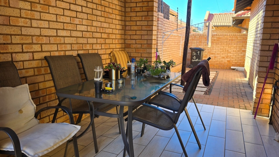 4 Bedroom Property for Sale in New Redruth Gauteng