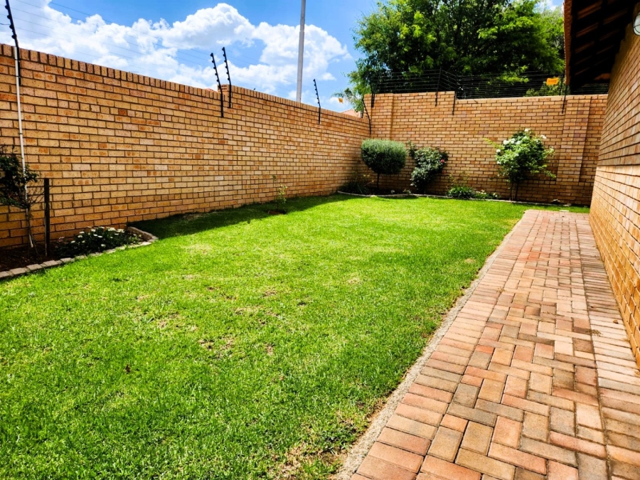 4 Bedroom Property for Sale in New Redruth Gauteng