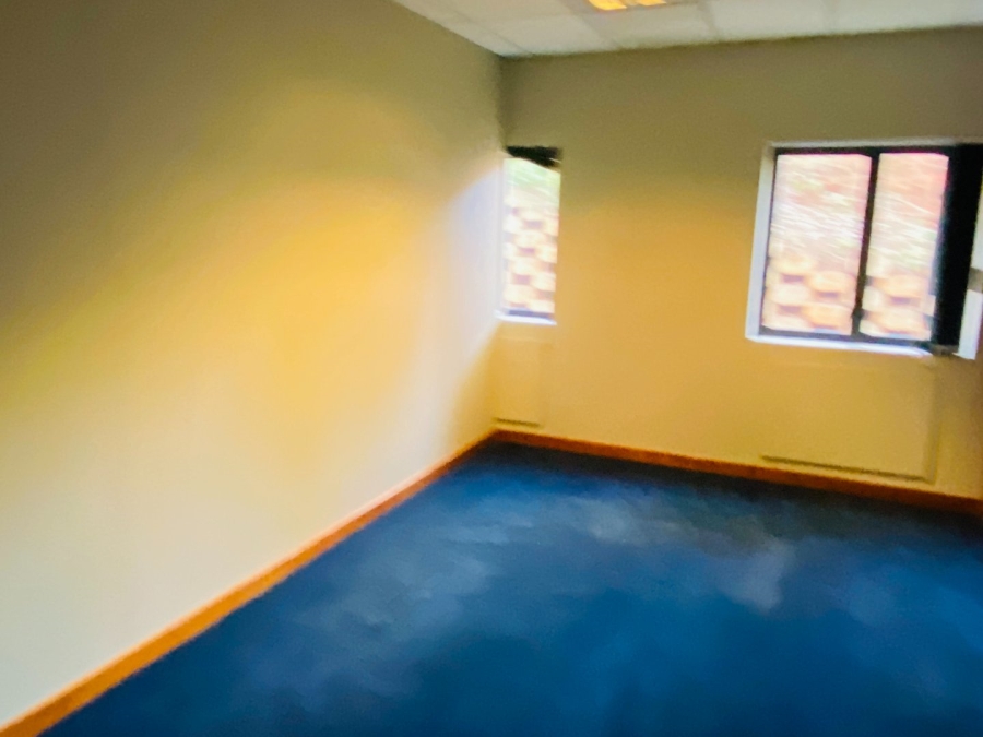 To Let commercial Property for Rent in Strubensvallei Gauteng