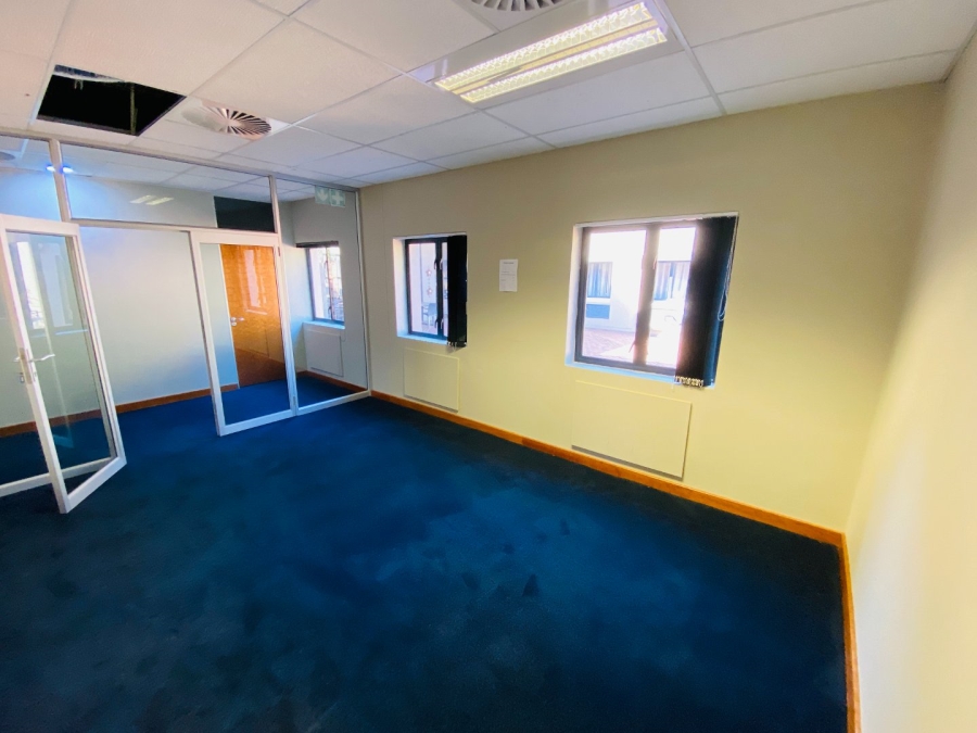 To Let commercial Property for Rent in Strubensvallei Gauteng