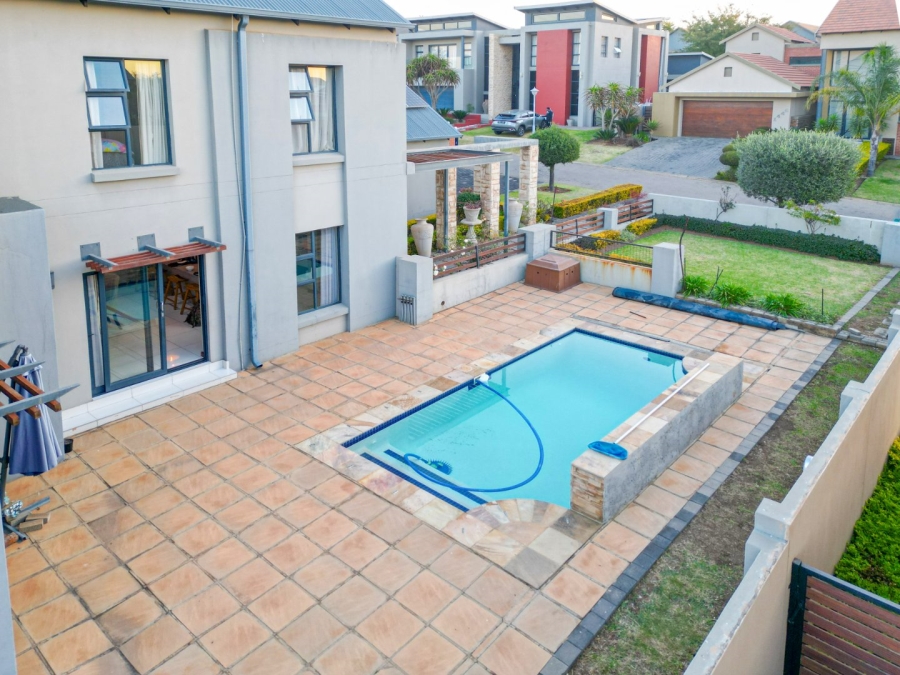 4 Bedroom Property for Sale in Copperleaf Estate Gauteng