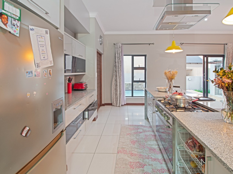4 Bedroom Property for Sale in Copperleaf Estate Gauteng