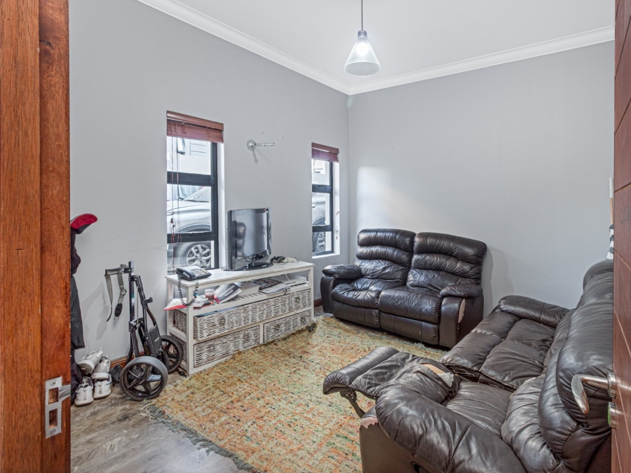 4 Bedroom Property for Sale in Copperleaf Estate Gauteng
