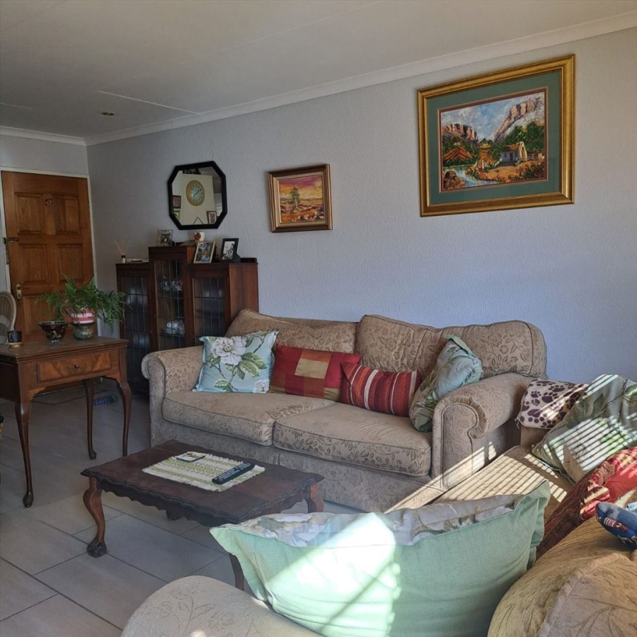 2 Bedroom Property for Sale in Lakefield Gauteng