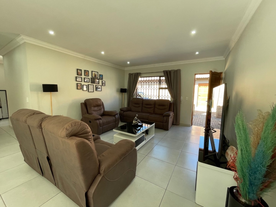 3 Bedroom Property for Sale in New Redruth Gauteng