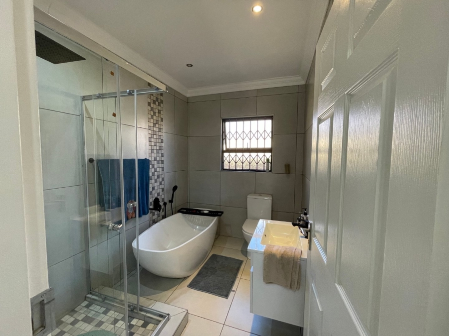 3 Bedroom Property for Sale in New Redruth Gauteng
