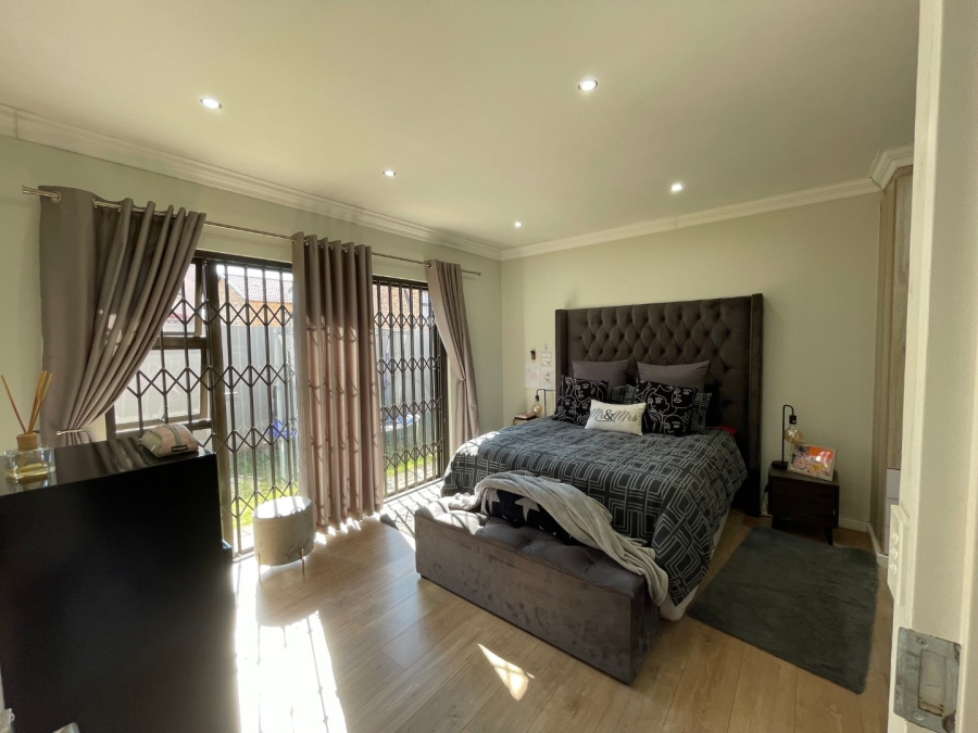 3 Bedroom Property for Sale in New Redruth Gauteng