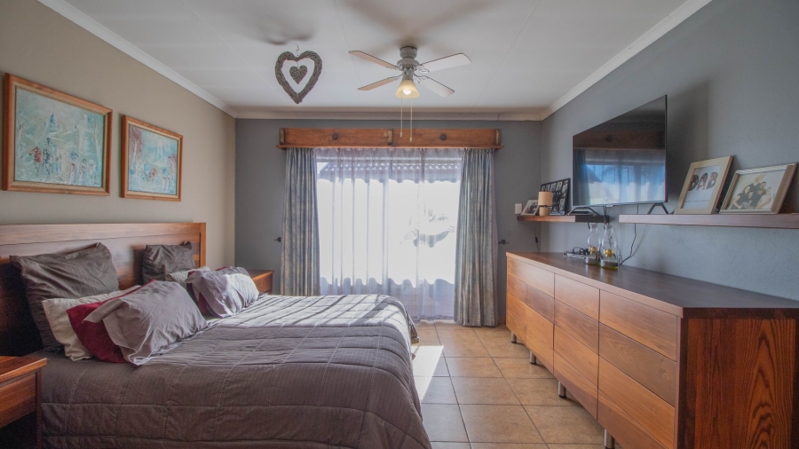 3 Bedroom Property for Sale in Selcourt Gauteng