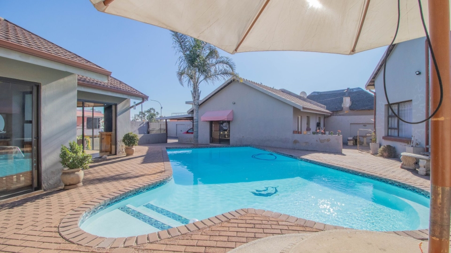 3 Bedroom Property for Sale in Selcourt Gauteng