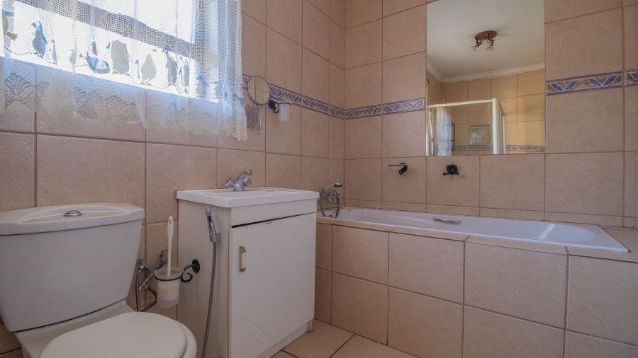 3 Bedroom Property for Sale in Selcourt Gauteng