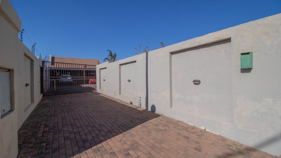 3 Bedroom Property for Sale in Selcourt Gauteng