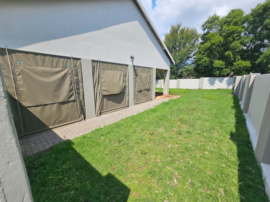 To Let 3 Bedroom Property for Rent in Monavoni Gauteng